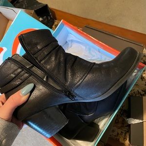 Bare Traps Women's Rhapsody Black High-Top Leather Boot